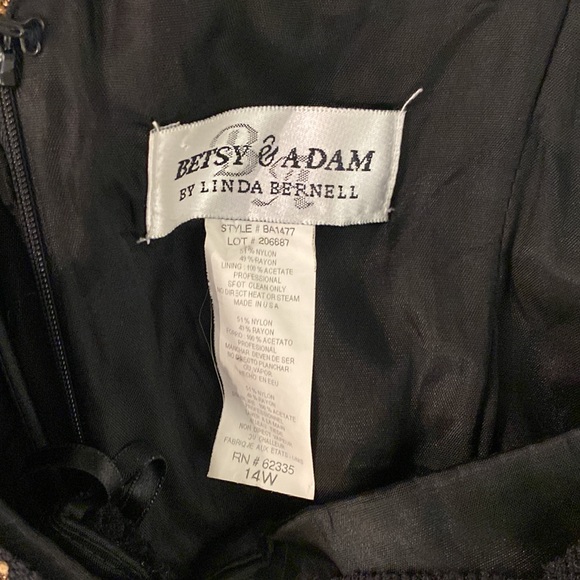 Ballet style - Black and Gold Lace Dress - Picture 10 of 10